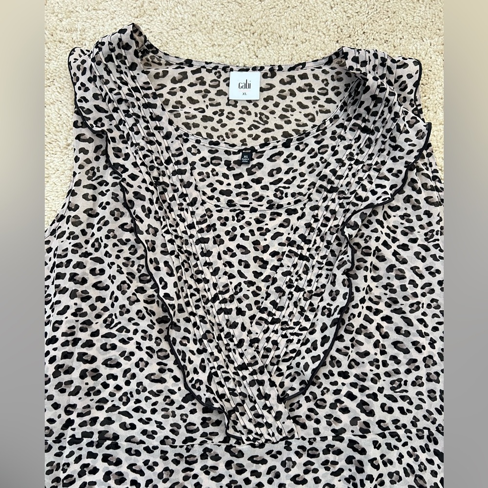 Cabi Blouse XL #3612 Animal Print Layered Flutter Blouse Sleeveless Work Office - Picture 3 of 6